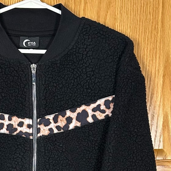 ZYIA Black Fleece Jacket with Patterned Accent - Picture 4 of 7